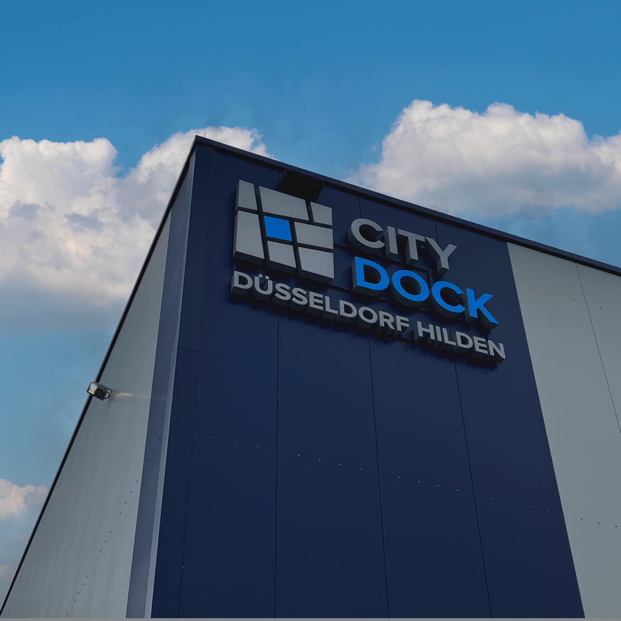CITY DOCK Hilden Werbeanlage