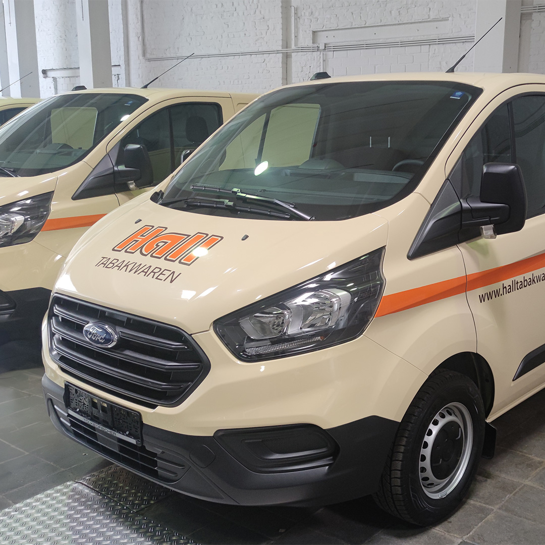 Hall Tabakwaren Fahrzeugbeschriftung
