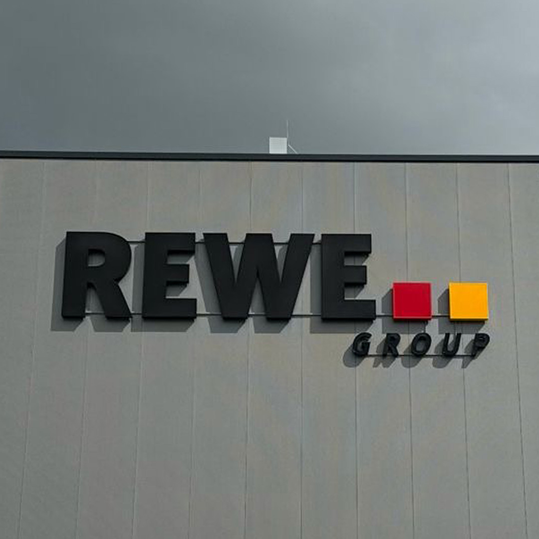 Stenkamp Rewe Werbeanlage